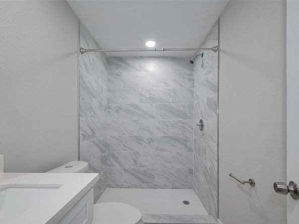 1985 Sherwood Forest Street, Houston TX 77043