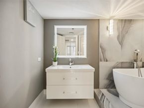 3525 Sage Road 1713, Houston TX 77056