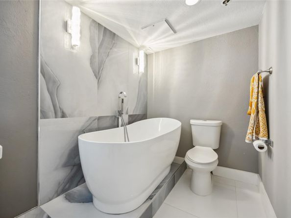 3525 Sage Road 1713, Houston TX 77056