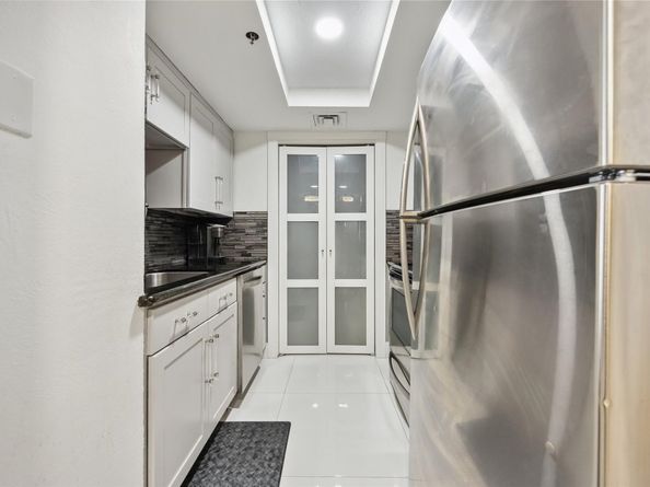 3525 Sage Road 1713, Houston TX 77056