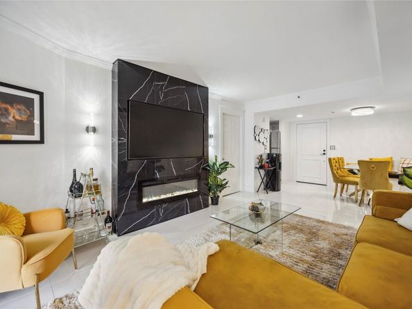 3525 Sage Road 1713, Houston TX 77056