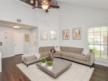 2211 S Kirkwood Road