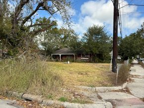 5875 Reed Road, Houston TX 77033