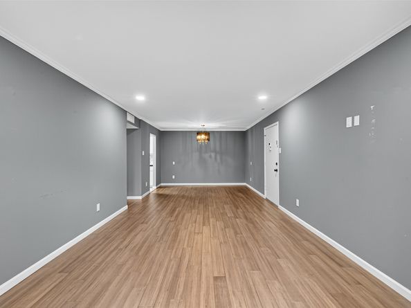 7555 Katy Freeway 127, Houston TX 77024