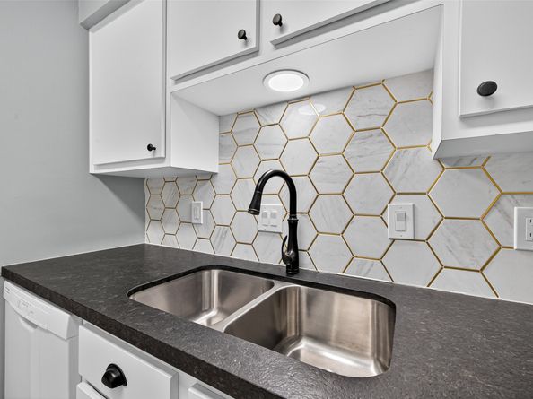 7555 Katy Freeway 127, Houston TX 77024