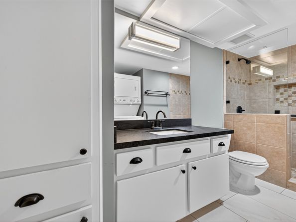 7555 Katy Freeway 127, Houston TX 77024