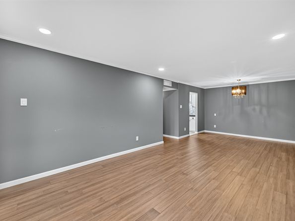 7555 Katy Freeway 127, Houston TX 77024