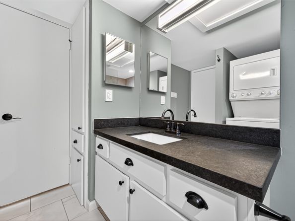 7555 Katy Freeway 127, Houston TX 77024