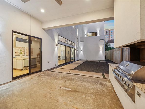 118 Tuam Street, Houston TX 77006