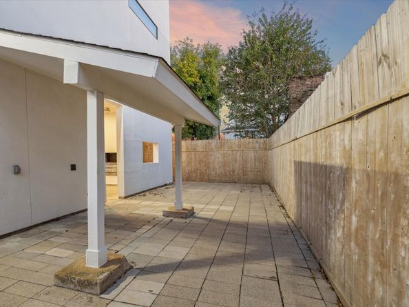 118 Tuam Street, Houston TX 77006