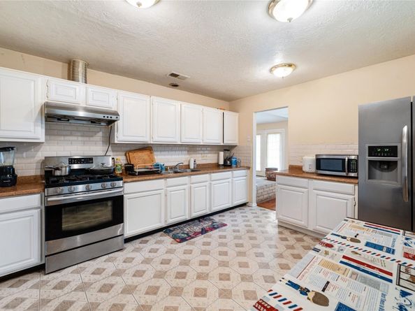 13418 Cricket Wood Circle, Houston TX 77082