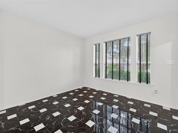 8419 Spotslyvania Ln, Houston TX 77083