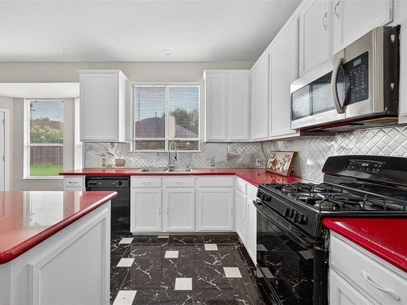 8419 Spotslyvania Ln, Houston TX 77083