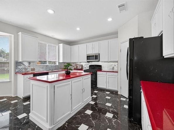 8419 Spotslyvania Ln, Houston TX 77083