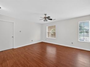 8419 Spotslyvania Ln, Houston TX 77083