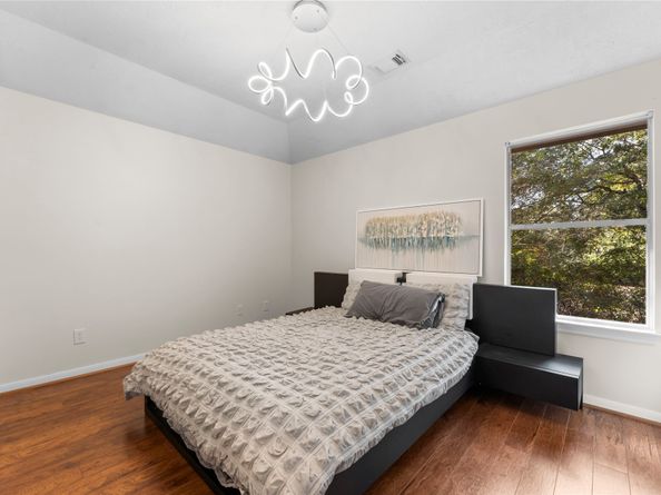 122 W Burberry Circle, The Woodlands TX 77384