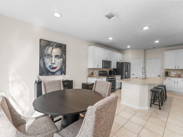 122 W Burberry Circle, The Woodlands TX 77384