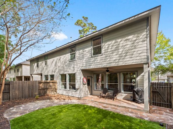 122 W Burberry Circle, The Woodlands TX 77384