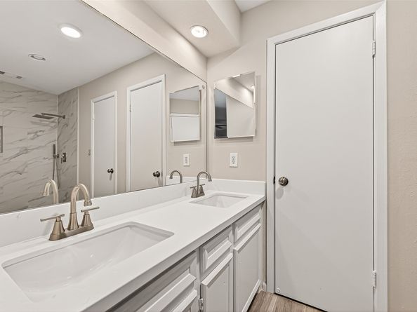 5451 Oakhaven Lane, Houston TX 77091