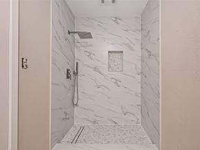 5451 Oakhaven Lane, Houston TX 77091