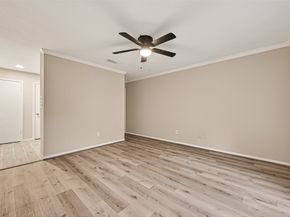 5451 Oakhaven Lane, Houston TX 77091