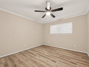 5451 Oakhaven Lane, Houston TX 77091