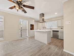 5451 Oakhaven Lane, Houston TX 77091