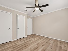 5451 Oakhaven Lane, Houston TX 77091