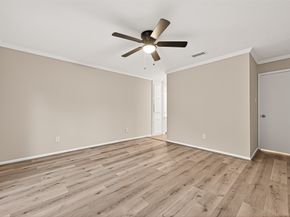 5451 Oakhaven Lane, Houston TX 77091