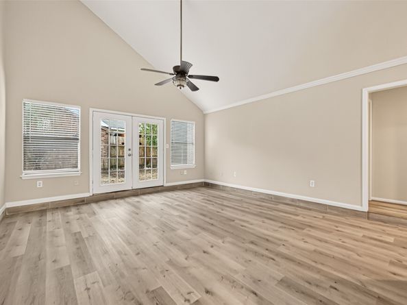 5451 Oakhaven Lane, Houston TX 77091