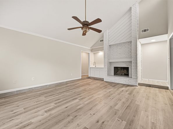 5451 Oakhaven Lane, Houston TX 77091