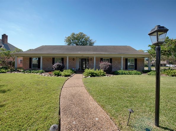 18502 Vinland Drive, Nassau Bay TX 77058