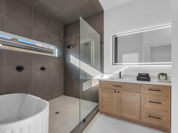 508 Dell Court, Houston TX 77009