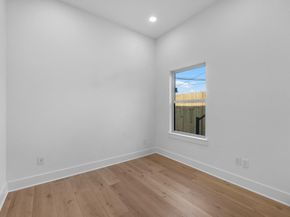 508 Dell Court, Houston TX 77009