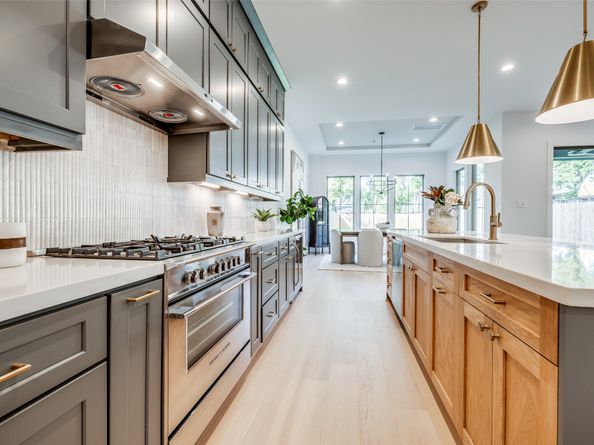 7512 SHADYVILLA Lane, Houston TX 77055