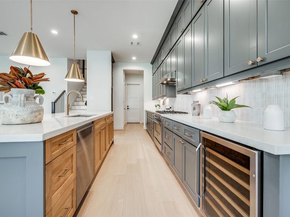 7512 SHADYVILLA Lane, Houston TX 77055