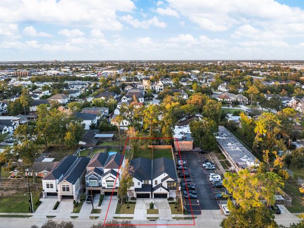 7512 SHADYVILLA Lane, Houston TX 77055