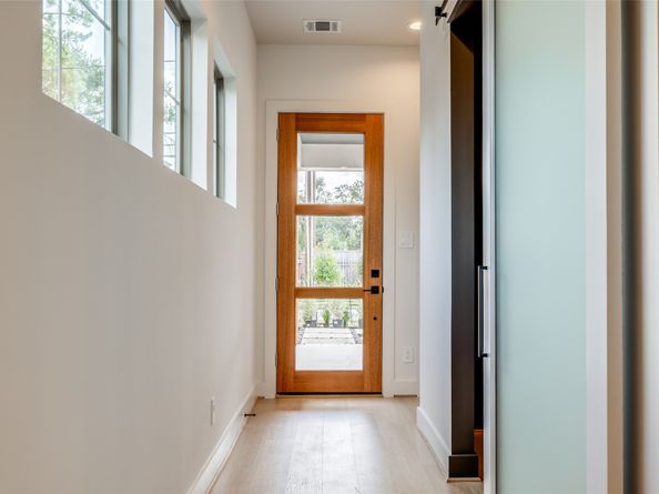 7512 SHADYVILLA Lane, Houston TX 77055