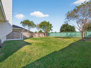 17422 Bending Post Dr Drive, Houston TX 77095