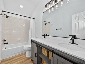 17422 Bending Post Dr Drive, Houston TX 77095