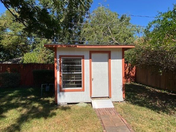 219 E Janisch Road, Houston TX 77022