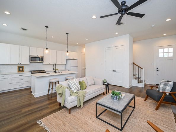1230 Mcneil Street, Houston TX 77009