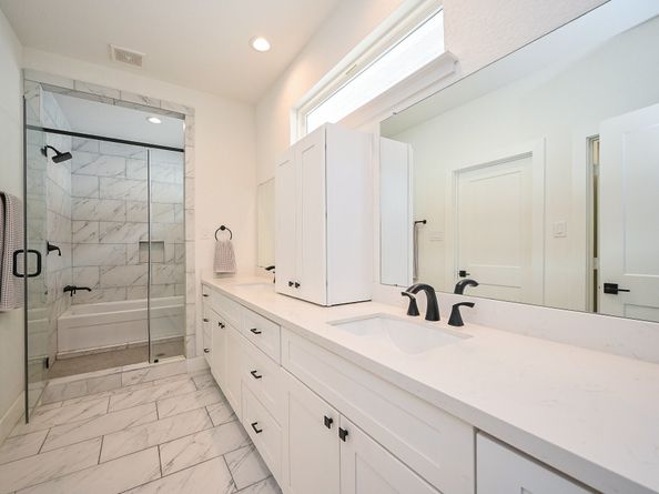 1230 Mcneil Street, Houston TX 77009
