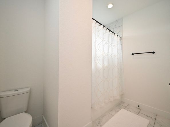 1230 Mcneil Street, Houston TX 77009