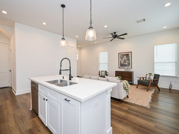 1230 Mcneil Street, Houston TX 77009