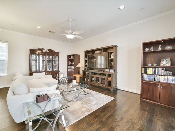 925 W 19th Street B, Houston TX 77008