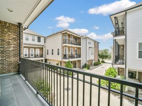 925 W 19th Street B, Houston TX 77008