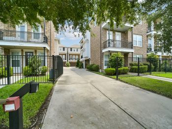 925 W 19th Street