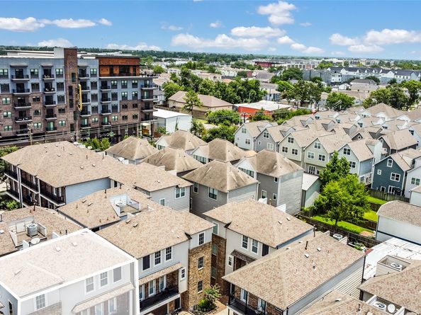 925 W 19th Street B, Houston TX 77008