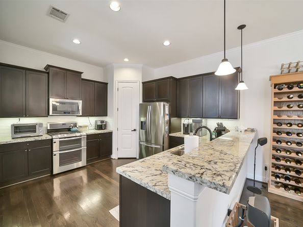 925 W 19th Street B, Houston TX 77008